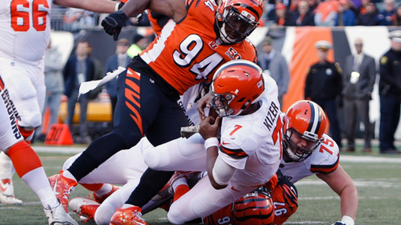 Mixon runs for 114, Bengals beat winless Browns 30-16 (Nov 26, 2017)